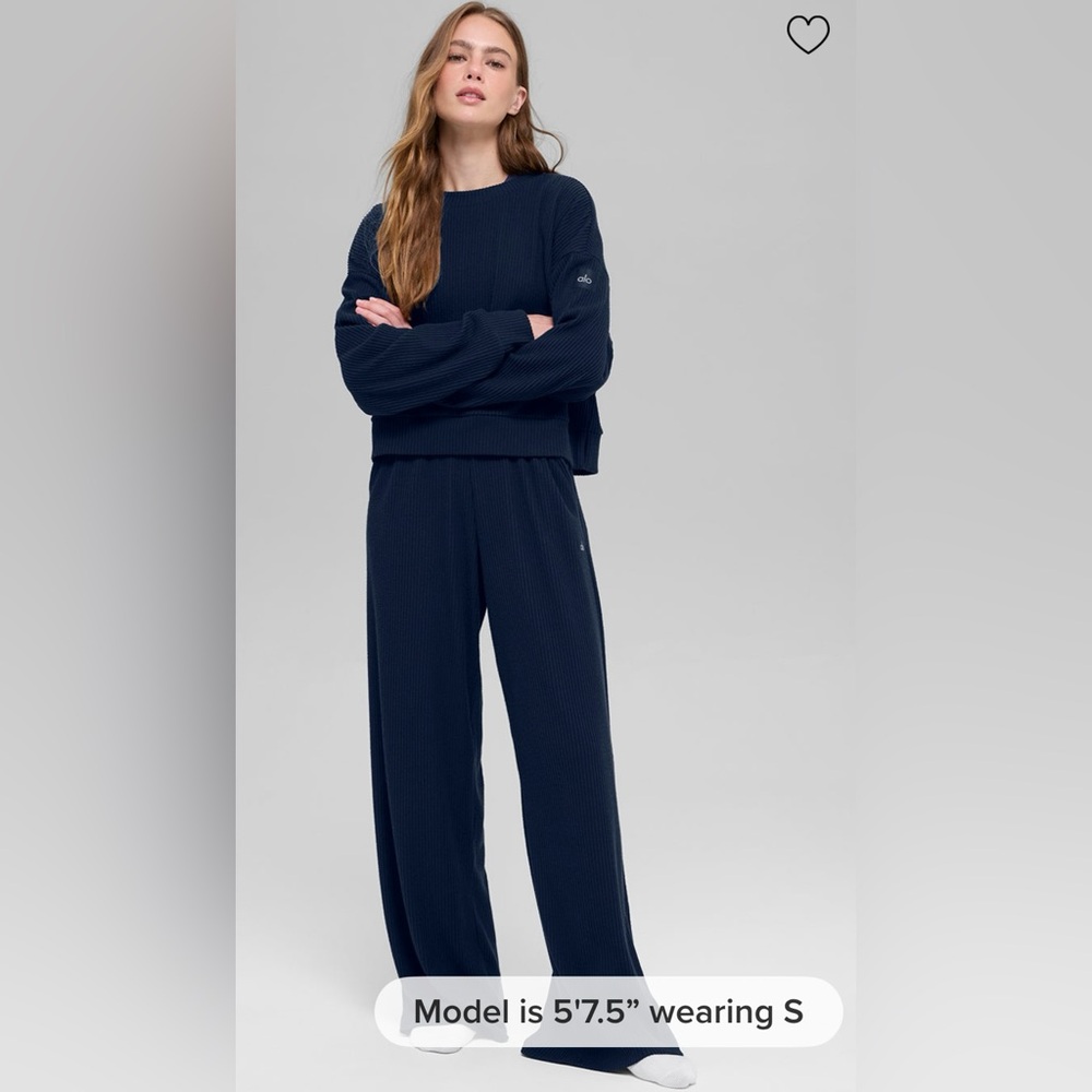 Alo Yoga NWT Muse Wide Leg Pants Navy Blue Relax Fit Size XS Front Pockets - Picture 4 of 10